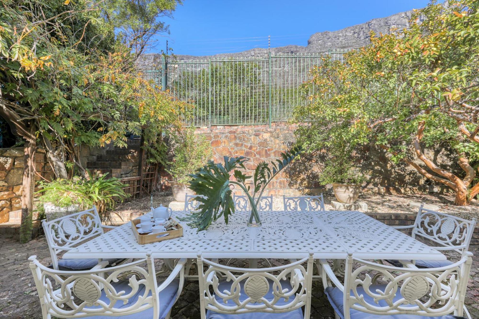 Backup Powered Table Mountain Family Retreat Cape Town