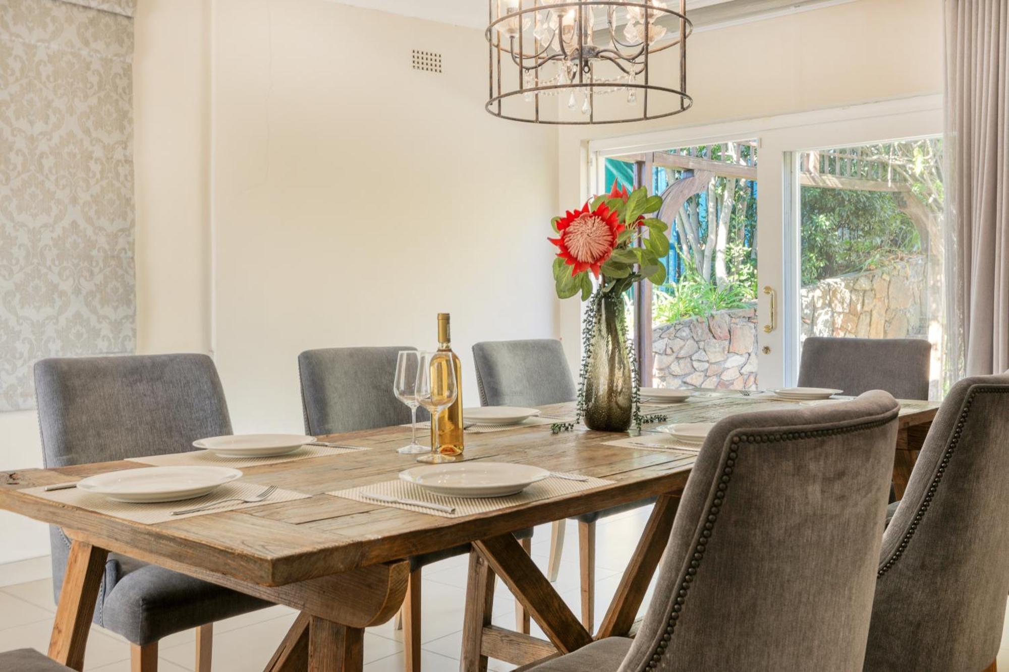 Backup Powered Table Mountain Family Retreat Cape Town