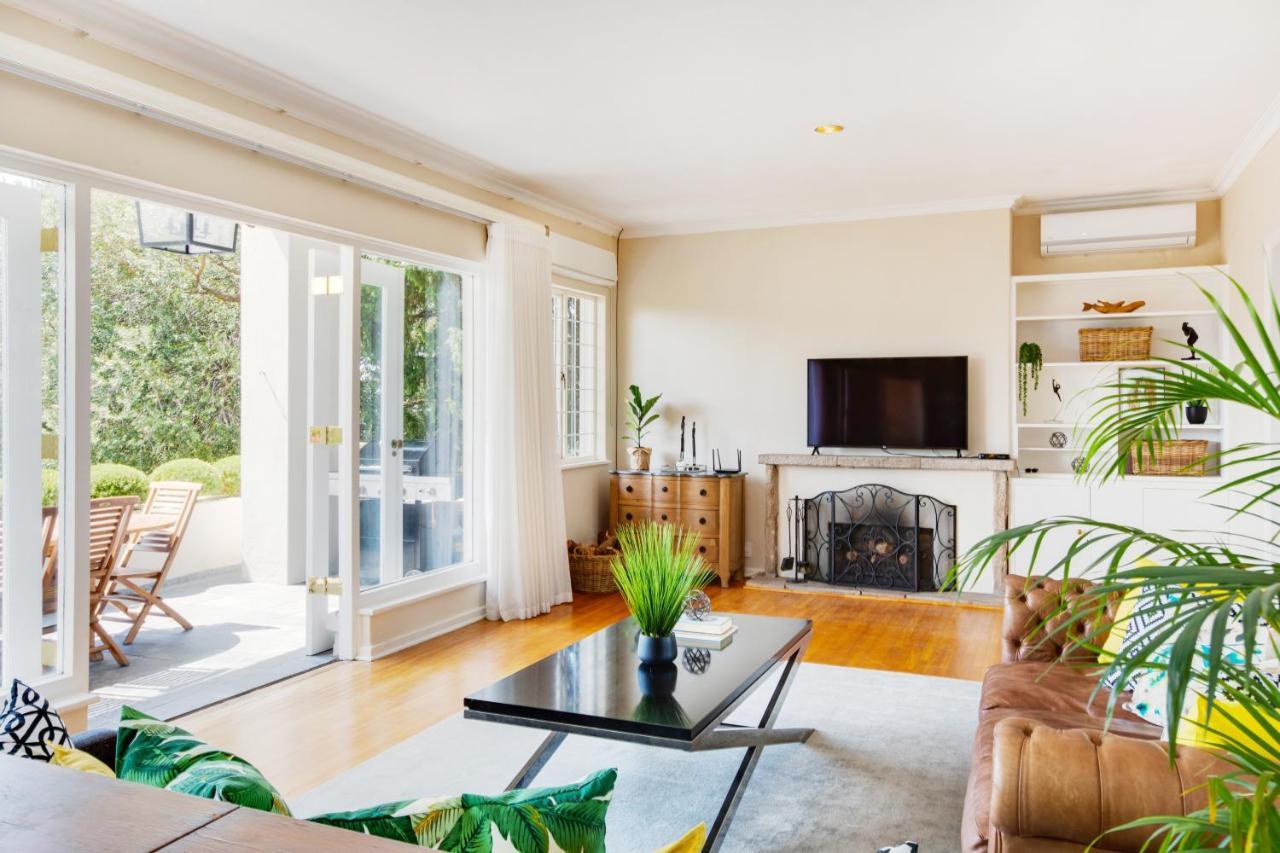 Backup Powered Table Mountain Family Retreat Villa