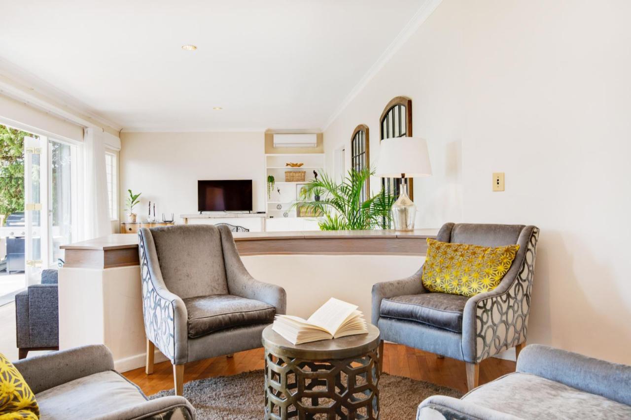 Backup Powered Table Mountain Family Retreat Villa *